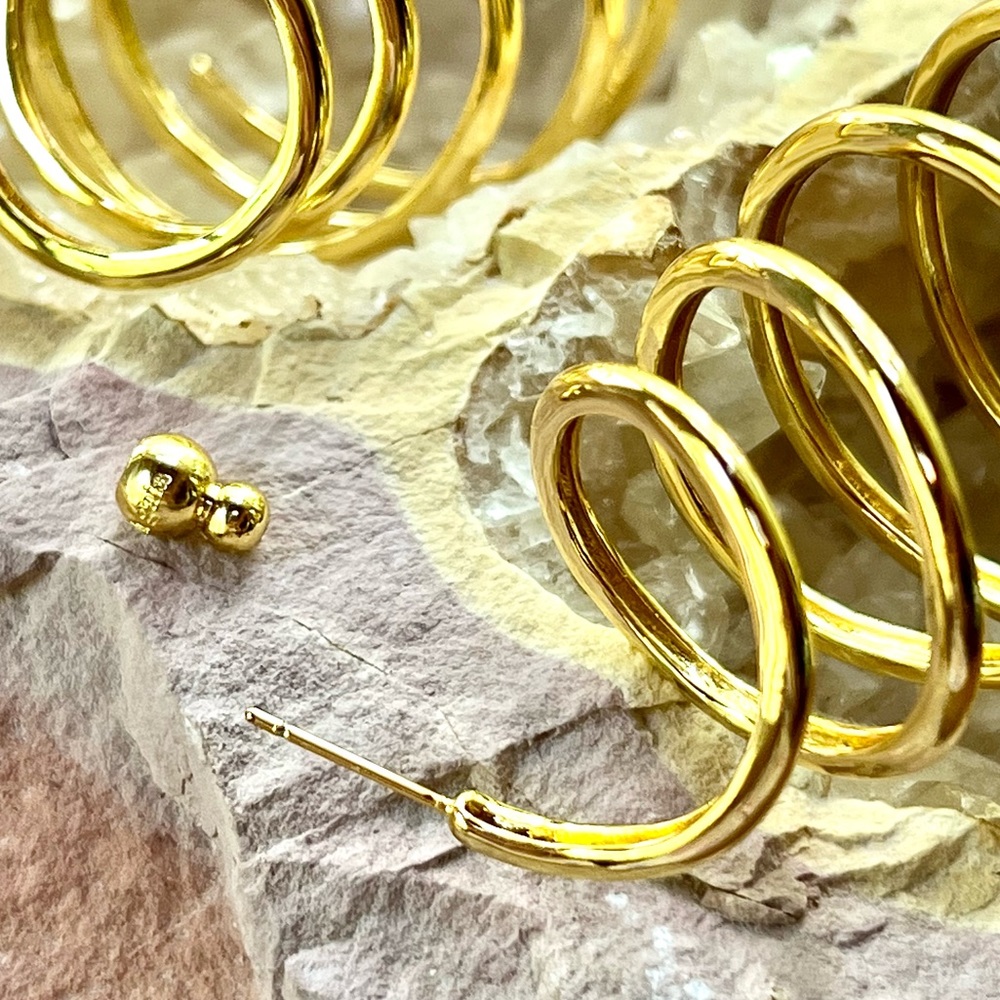 🌺🎉HP🎉🌺 NWT Cult Gaia Ezlynn Gold Serpentine Earrings - Picture 13 of 16